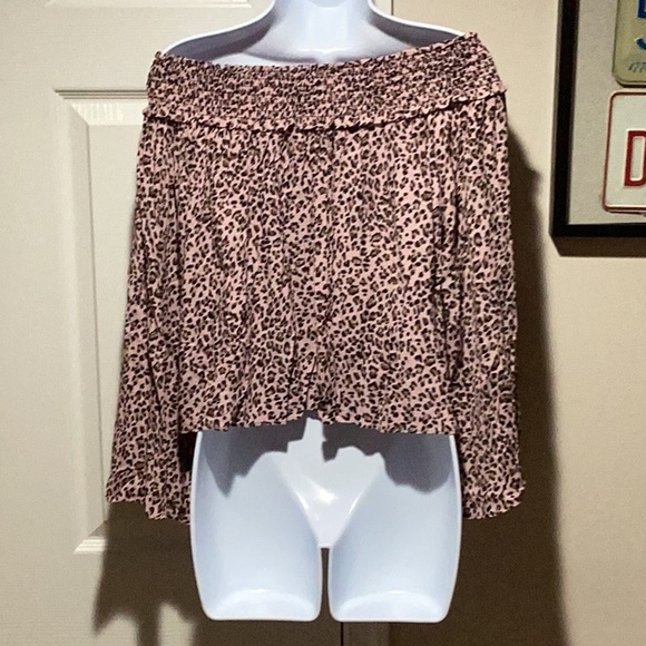 Free People Off the Shoulder Top - Size M - Picture 3 of 10